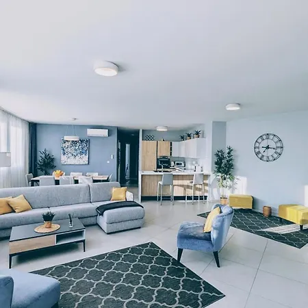 Lumare Seafront Penthouse 公寓 *
