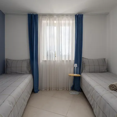 Lumare Seafront Penthouse Umag
